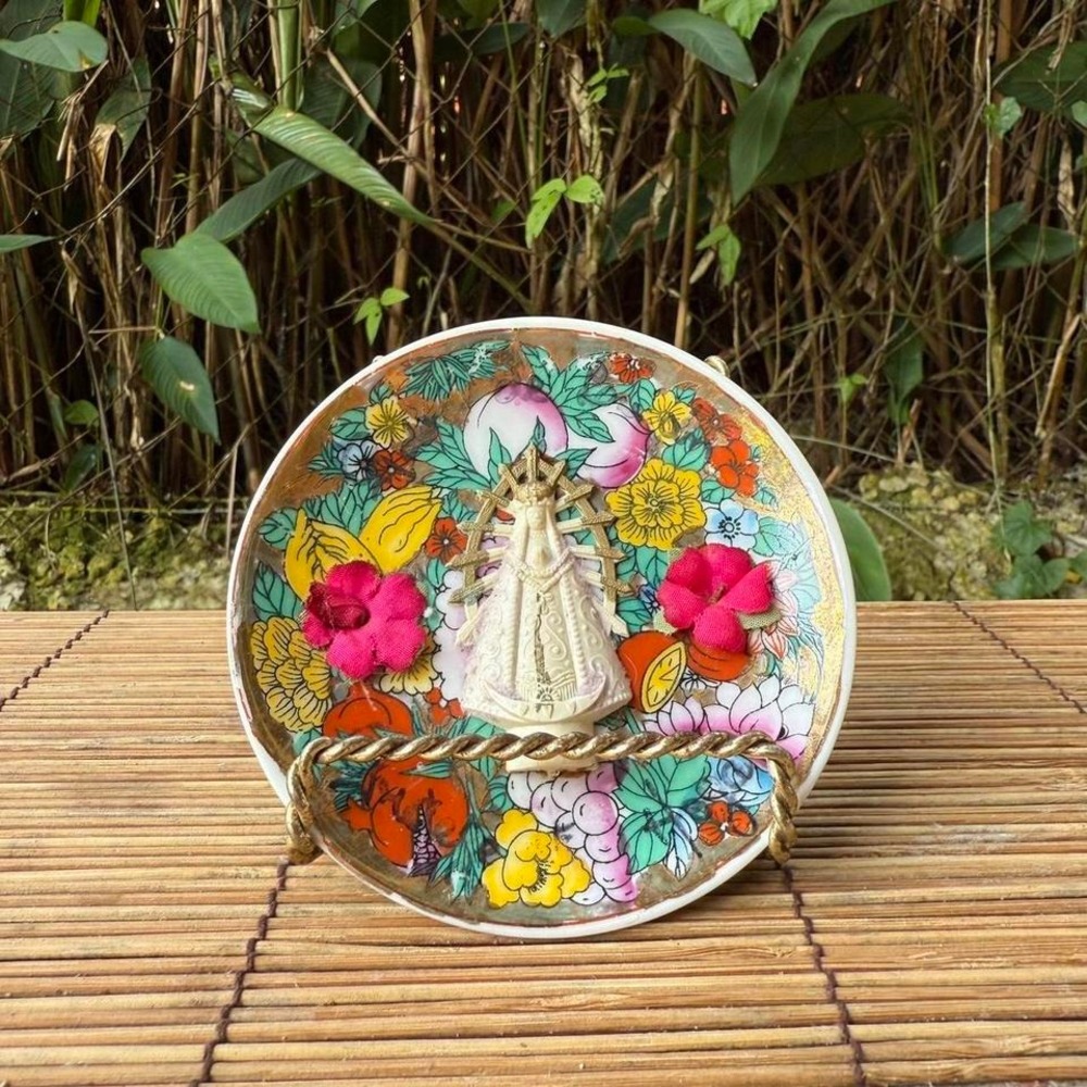Vintage Religious Decorative Plate Virgin Mary Floral Small 4"‎ 3D